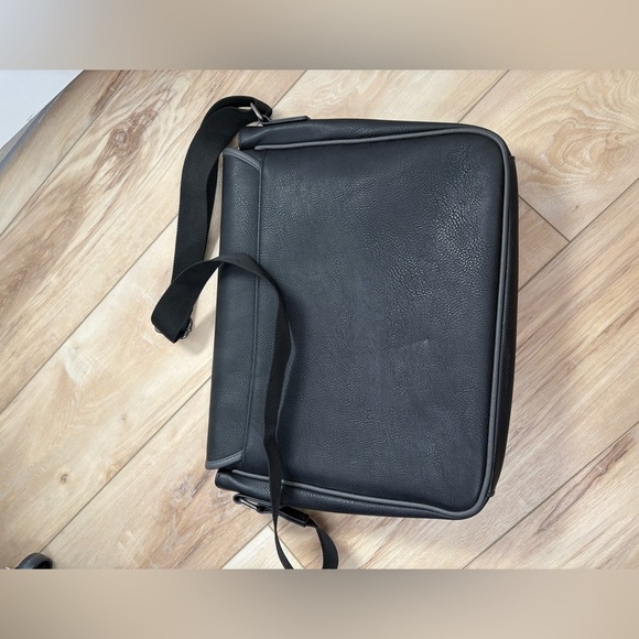 NWOT- MENS TED BAKER LAPTOP BAG - Picture 5 of 5